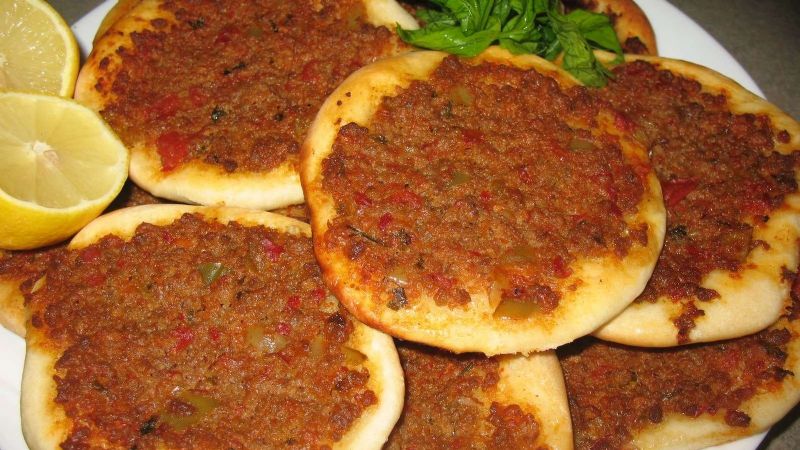 Ev Yapımı Lahmacun Tarifi